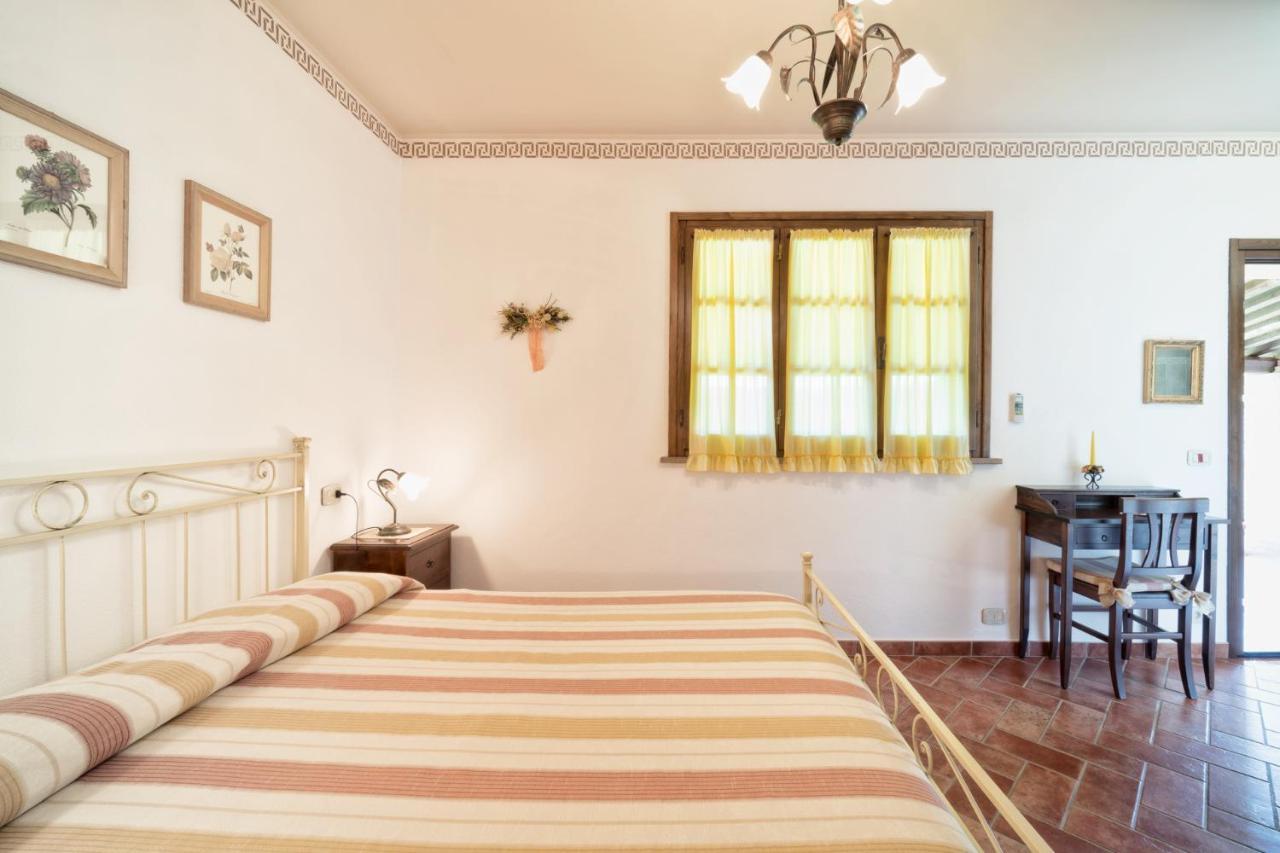 Agriturismo Lucerna Del Lago Prile Кастильоне дела Пеская Екстериор снимка