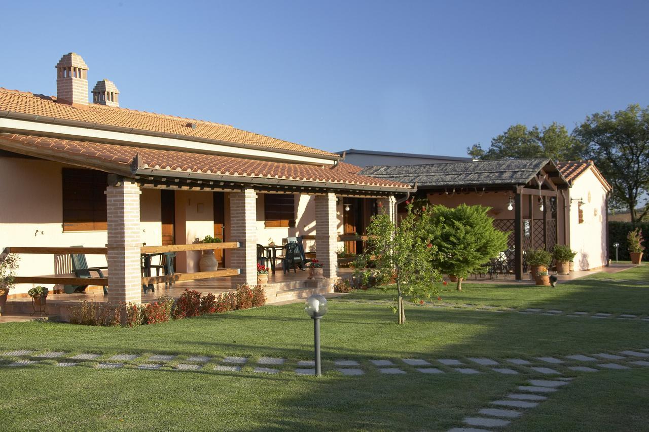 Agriturismo Lucerna Del Lago Prile Кастильоне дела Пеская Екстериор снимка